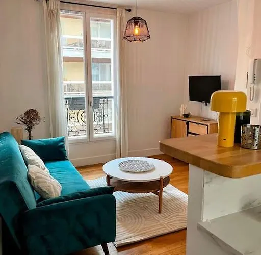 Lovely Renovated 1 Bedroom Apartment In Montmartre